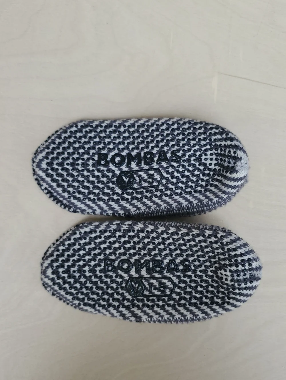Bombas Slippers Size Youth 1-5
